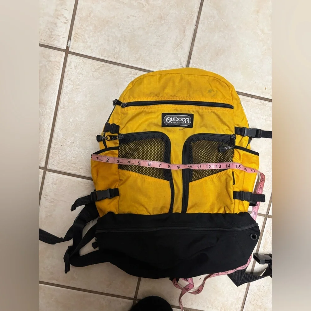 VTG Outdoor Product backpack yellow black hiking outdoors